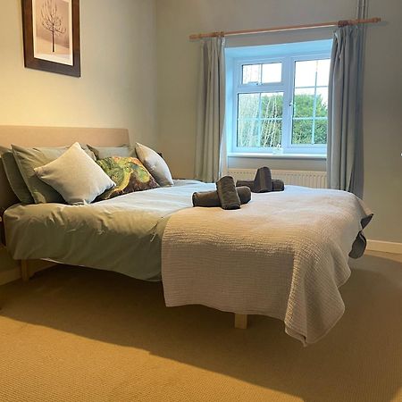 Upper Beeches Villa Oakhill Екстериор снимка